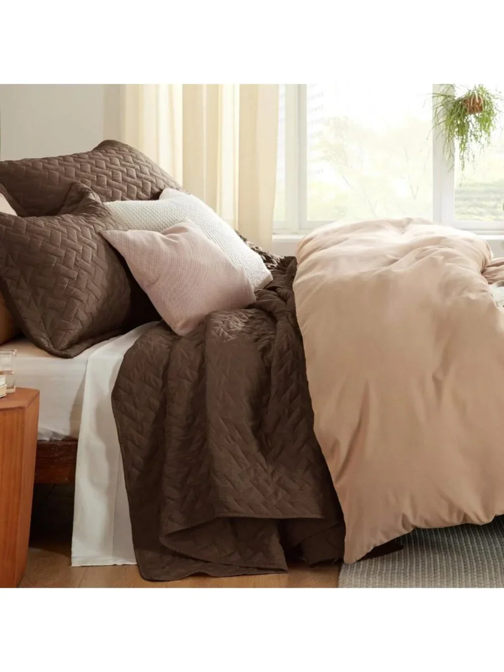 Lightweight King Size Quilt Set - Cozy Brown Comforter & Bedspread for All